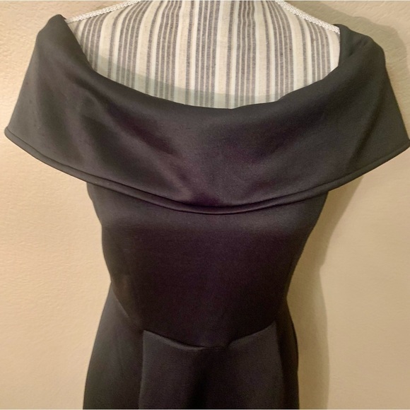 Boohoo Midi Dress Sz 6 Black Gown Off the Shoulder Hi-Low Heavy Sleeveless - Picture 2 of 14